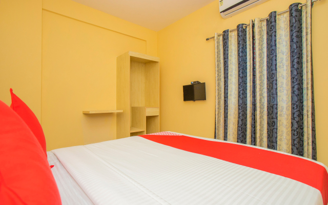 OYO 10522 Varcity Emerald