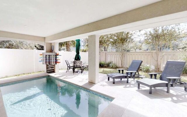 Palm Breeze 5 Bedroom Holiday Home