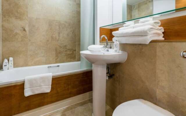 Contemporary 2 Bedroom Islington Apartment