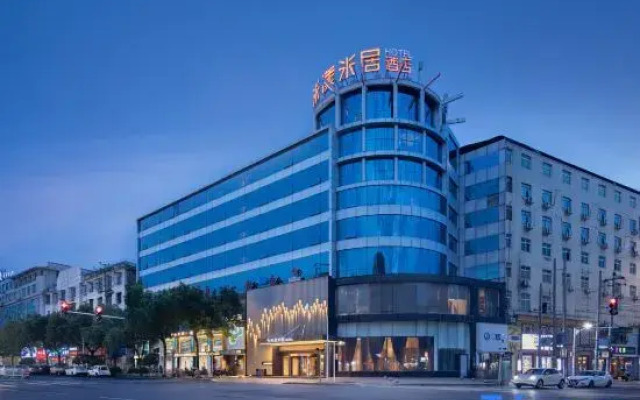 New Space Grand Hotel