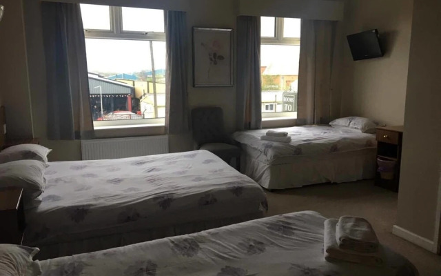 Fitzwilliam Arms Hotel