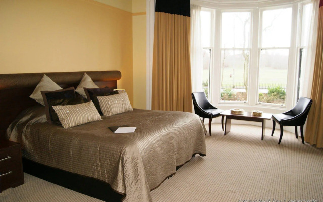 Number 10 Hotel