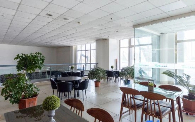 Tuwo Holiday Hotel (Qinghai Sports Center Wanda Plaza Branch)