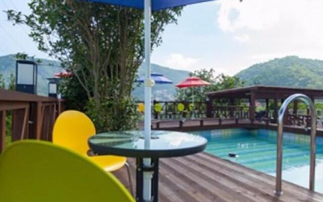 Namhae Two Seasons Pension