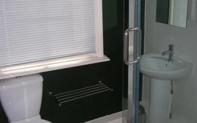 Alfred's Lodge - B&B