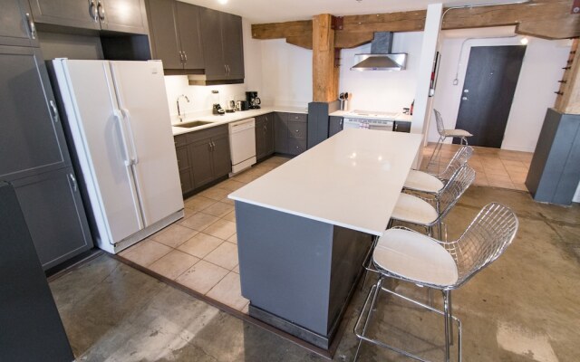 1821 Industrial Loft in Old Port by Nuage