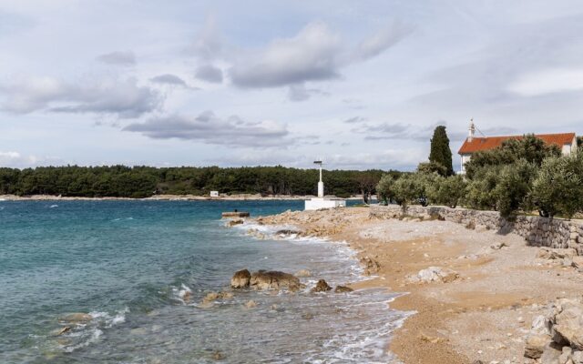 Modern Apartment in Punat With Balcony