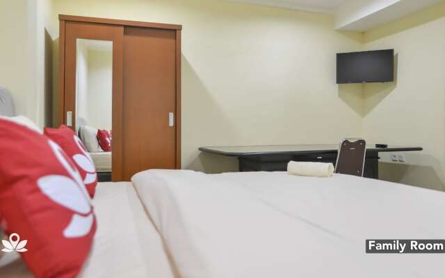 ZEN Rooms Near ITC Roxy Mas