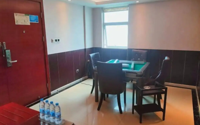 The King Lycra Hotel