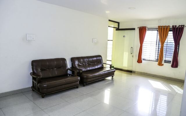 OYO 24265 Hotel Nagu Palace