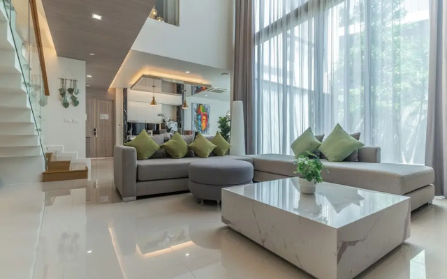 Panora Villa 8119 By Villacarte