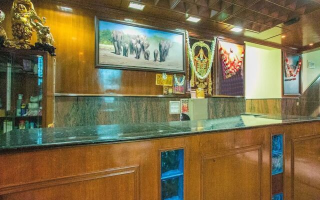 OYO 16896 Priyanka Residency