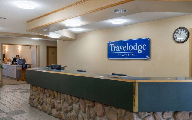 Travelodge by Wyndham Lacombe