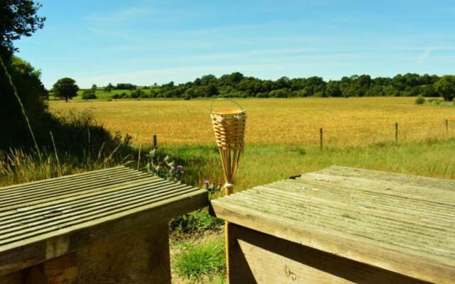 Cosy Pod-cabin Near Beautiful Landscape in Omagh