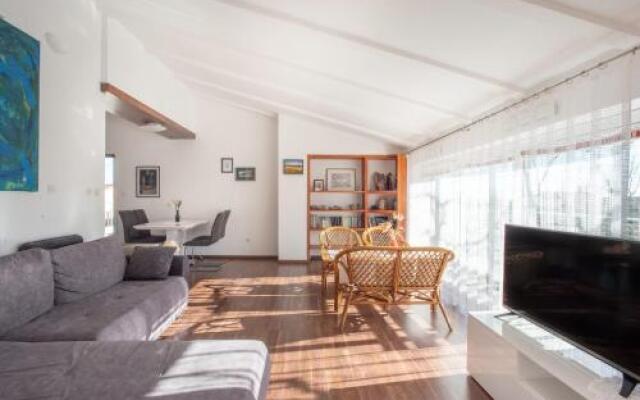 Haus Mirela