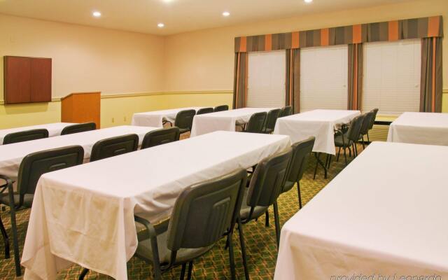 Holiday Inn Express Hotel & Suites Livingston by IHG