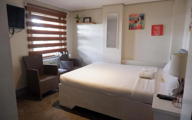 OYO 492 Sunset View Ridge Residences