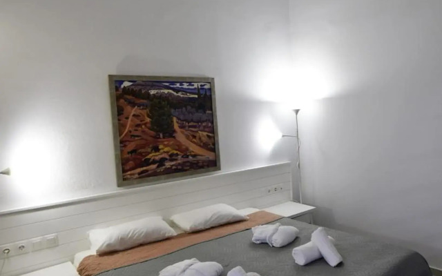 Olive Press Hotel & Apartments