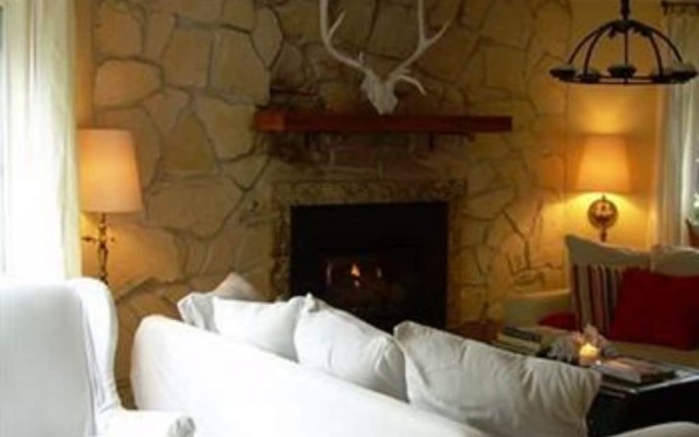 Salmonberry Inn & Beach House