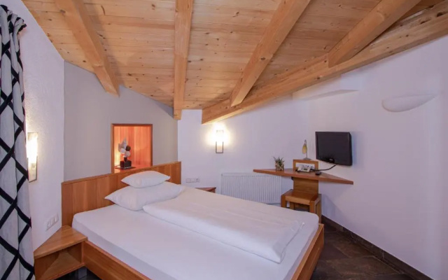 Schindler Hotel