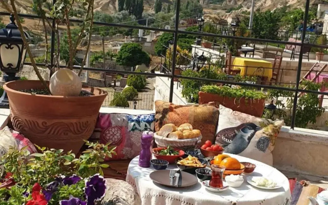 Sinasos Palace Cave Hotel