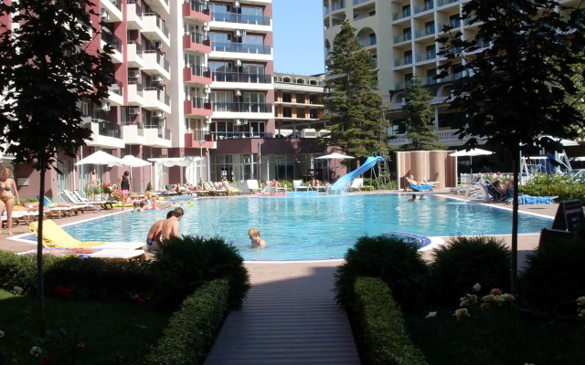 Admiral Plaza