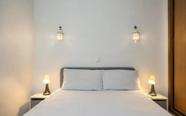 Nice Terrace and Pool Alvor Flat