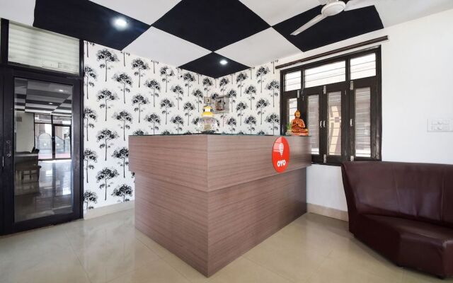 OYO 28143 Hotel Abhinam