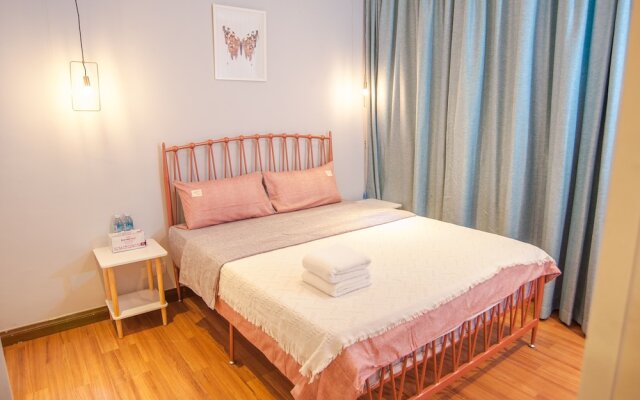 Taragon Residence Cozy City View Unit by AirPlan