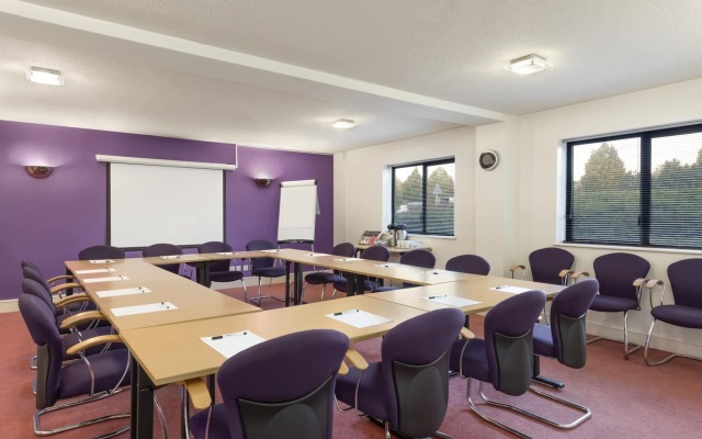 Days Inn By Wyndham Chesterfield Tibshelf
