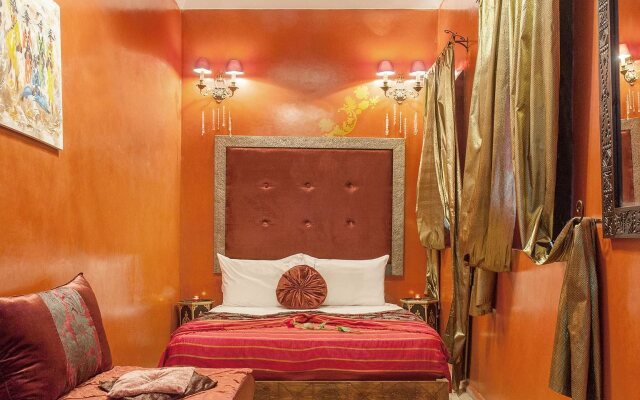 Dar Kamar Zamane - Adults Only