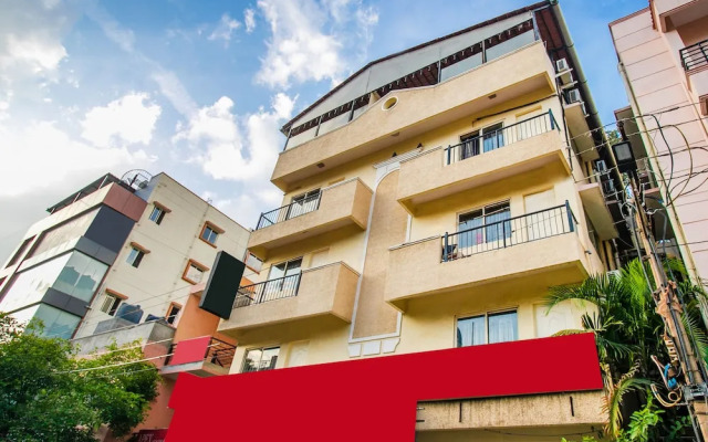 OYO 18923 Mel's Regency