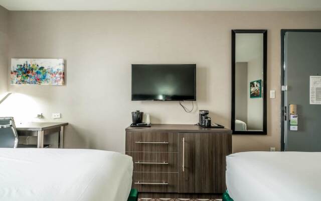 LeTap Hotel near AirTrain JFK Airport