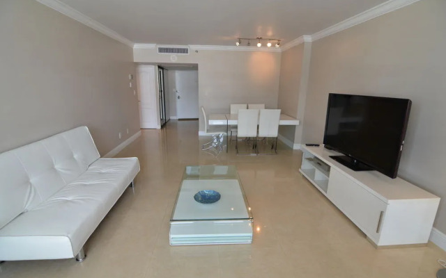 Riviera Luxury Living at the Decoplage