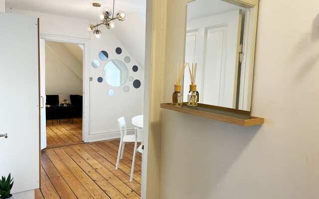 ★Stylish newly furnished 2 BR Apt - Heart of CPH★