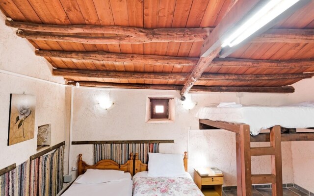 Quaint Holiday Home in Volimes Near Navagio Beach