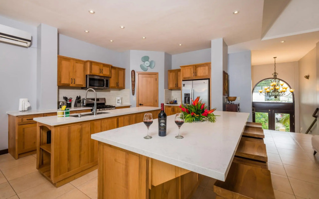 Beachfront Potrero Nice 7-br Villa Chef Included - Casa Royal