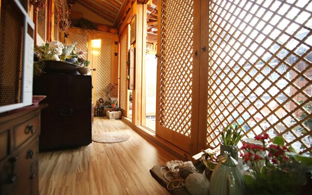 Jeonju Gangryeongjeon Guesthouse