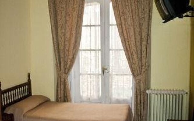 Hostal Los Arces