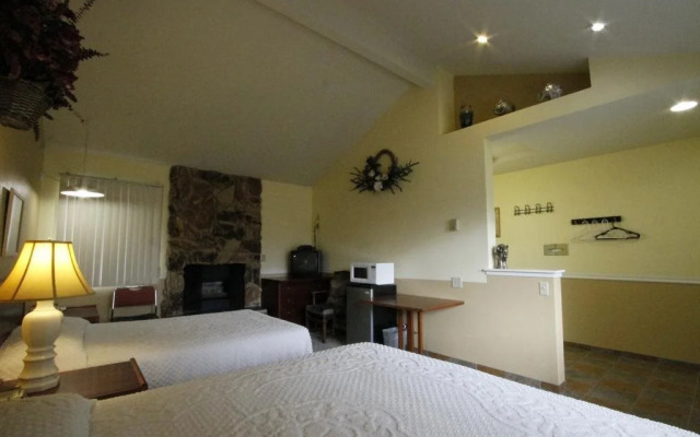 Monterey Fireside Lodge