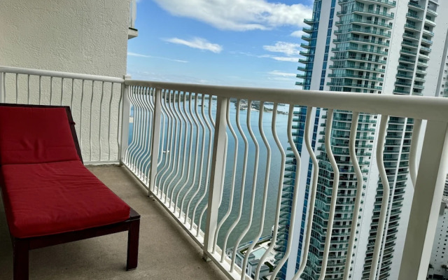 Miami Brickell unit Balcony Pool 1 pkg