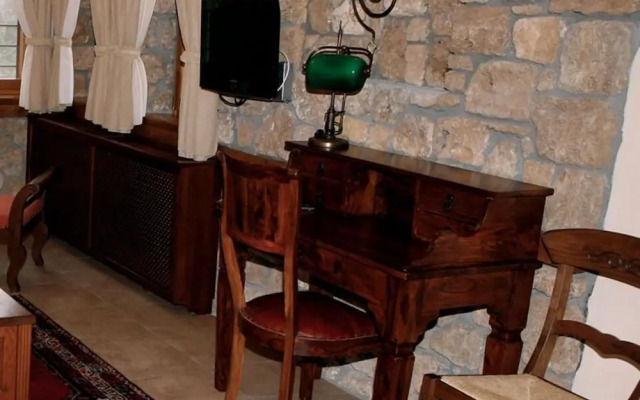 Roes Suites