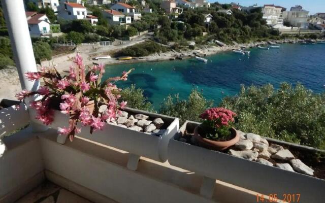 Apartment Miki - 25 m from the sea