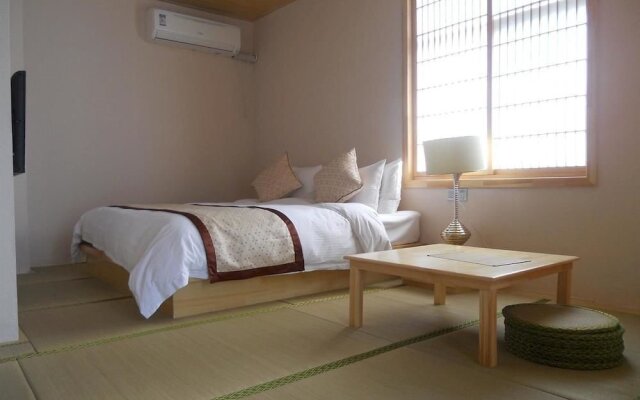 Earl Hao Holiday Hotel