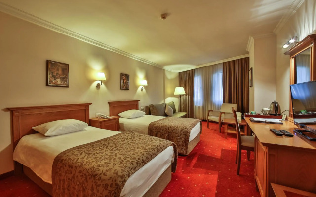 Central Hotel
