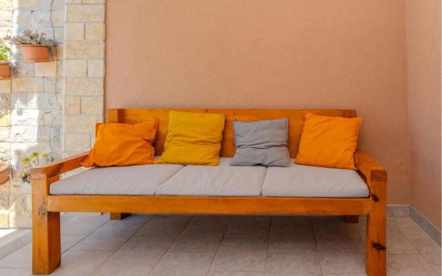 Four-Bedroom Holiday home Maslenica with Sea View 01