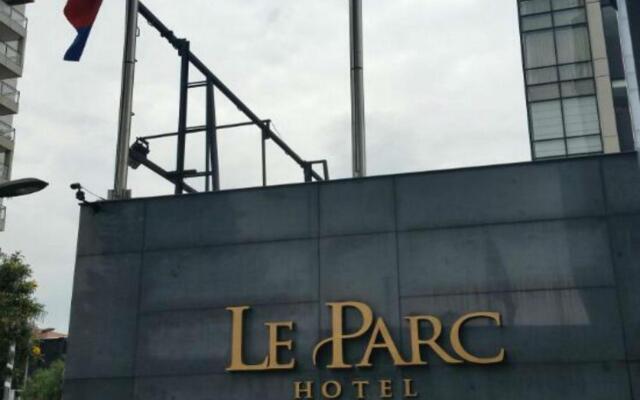 Le Parc Hotel, Beyond Stars