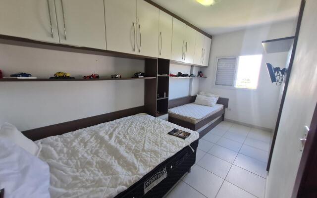 M083- Vista Mar 2 Quartos c/ Sacada Churrasqueira