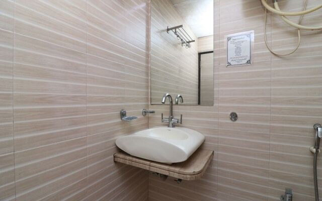 Capital O 1138 Hotel Emerald