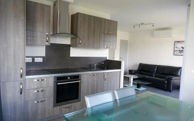 T2 40m2 Ollioules, la Nature, a 10 Mins Des Plages